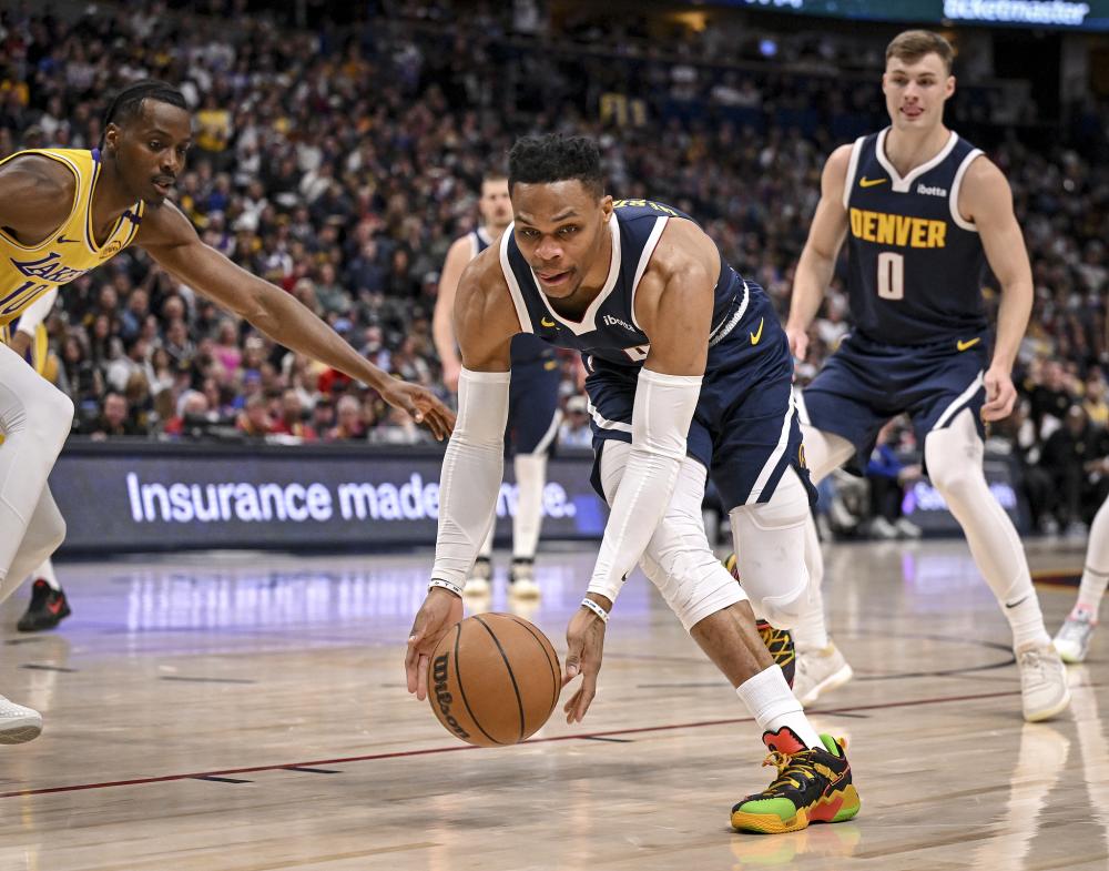 在首局比赛 在首局比赛