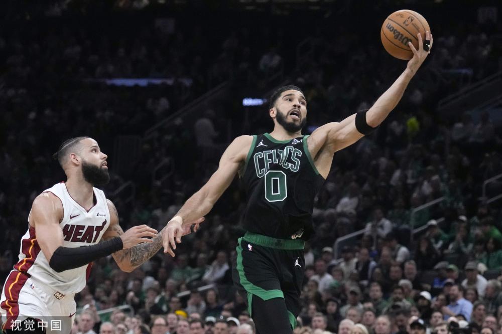 他的表现不 他的表现不