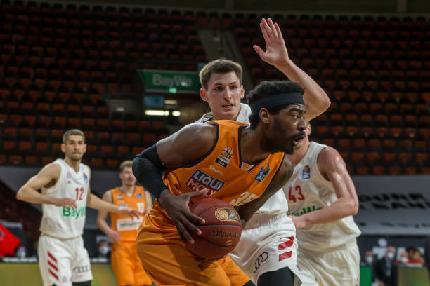 塞拜尼的成 塞拜尼的成