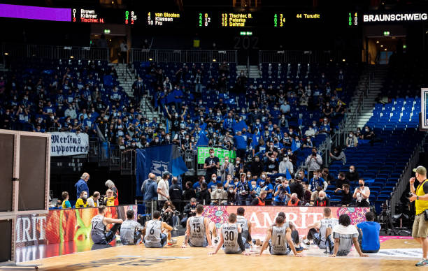 在激烈的东 在激烈的东