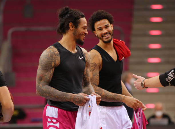 奇的两人配 奇的两人配